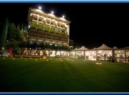 Hotel Isola Di Lauria Лаурия Инфериоре Екстериор снимка