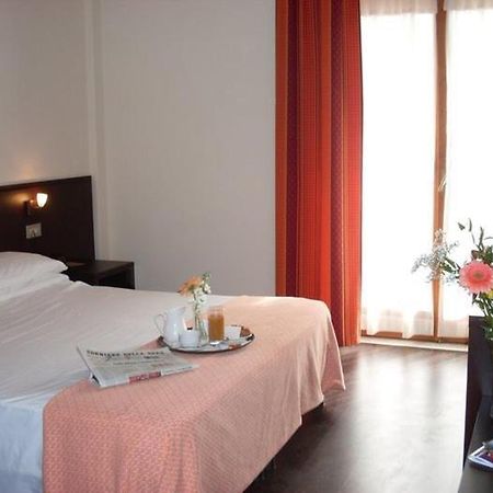 Hotel Isola Di Lauria Лаурия Инфериоре Стая снимка